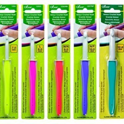 Clover Amour Crochet Hooks - Set of 7 - For Working with Thick Yarns